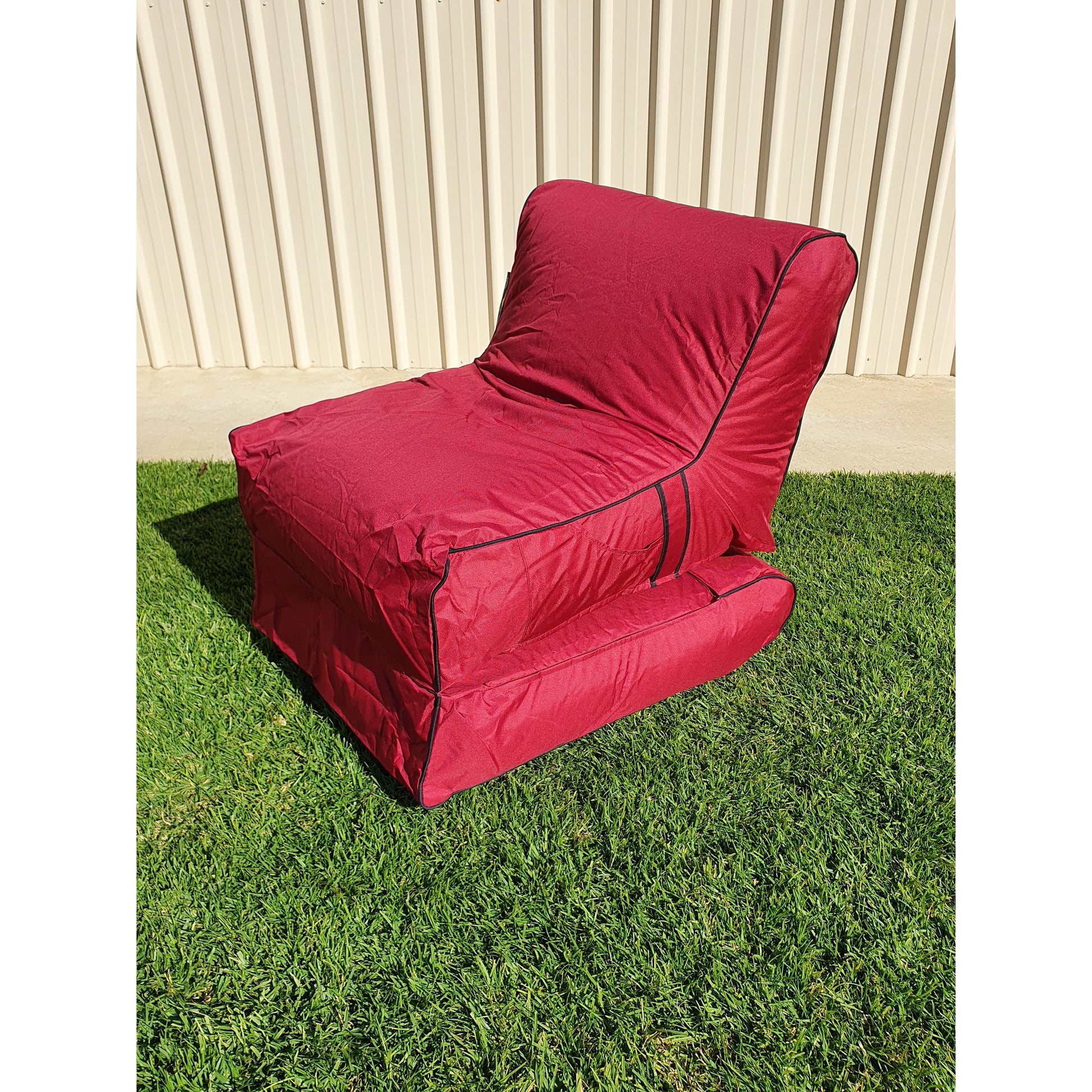 CHAISE - RED.